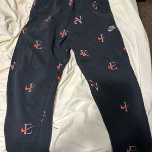 Nike men’s sweatpants size L